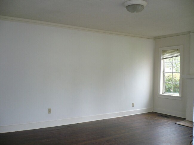 Building Photo - 712e16