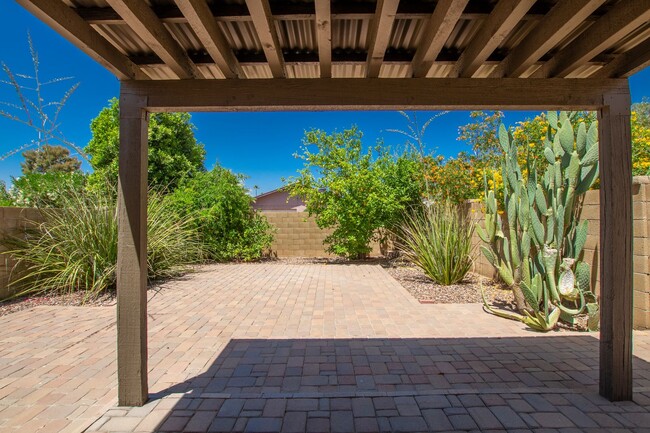 Building Photo - Beautifully upgraded 2 Bedroom/2 Bath Home...