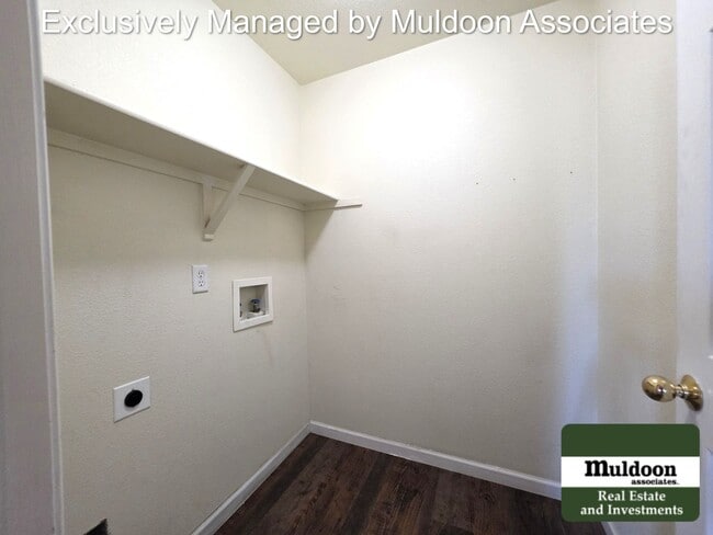 Building Photo - Spacious 5-Bedroom Ranch Home on Oversized Cul-de-Sac lot!