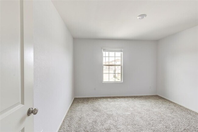 Building Photo - 772 Circle Wy