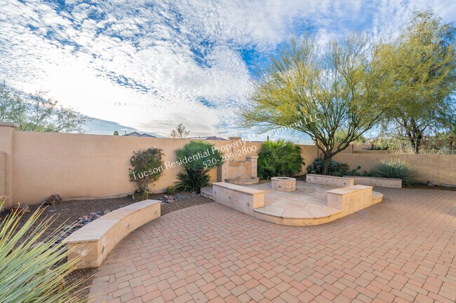 Building Photo - 799 West Camino Tunera