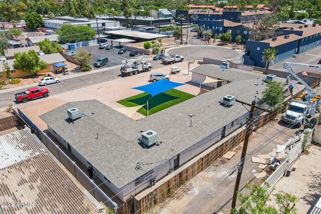 Building Photo - 37 E El Parque Dr