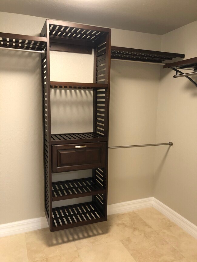 Building Photo - 23640 Walden Center Dr