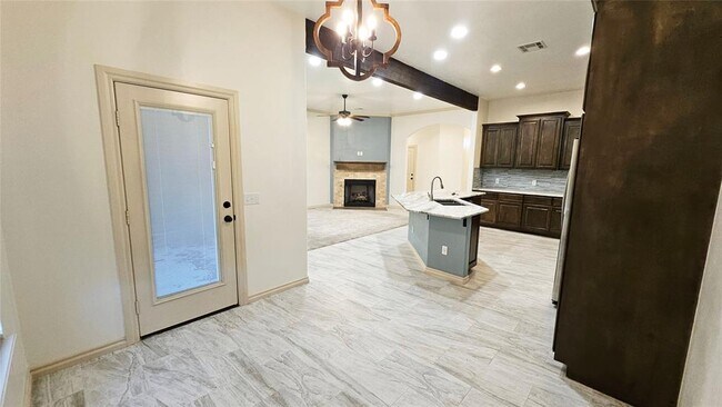 Building Photo - 1801 Savannah Ln