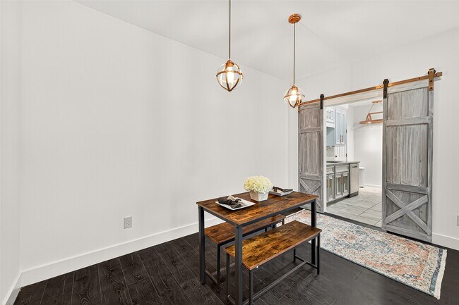 Building Photo - 600 Wilcrest Dr