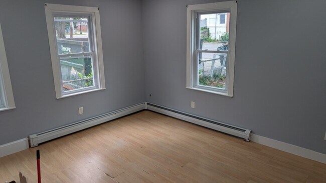 Building Photo - 80 Linfield St