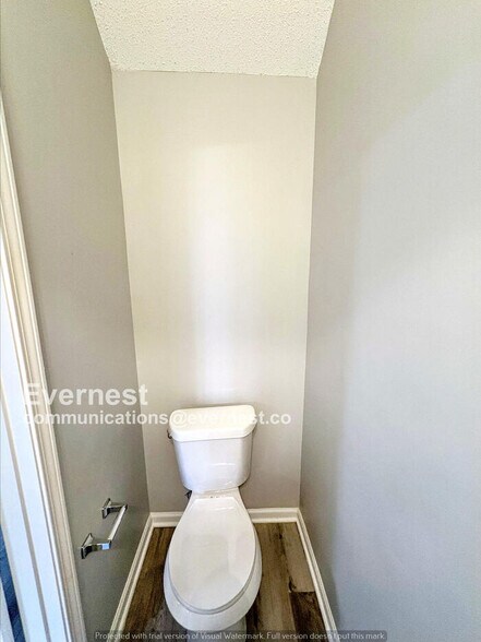 Building Photo - 8609 Thomas Ln