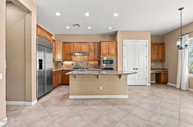 Building Photo - 22114 N San Ramon Dr