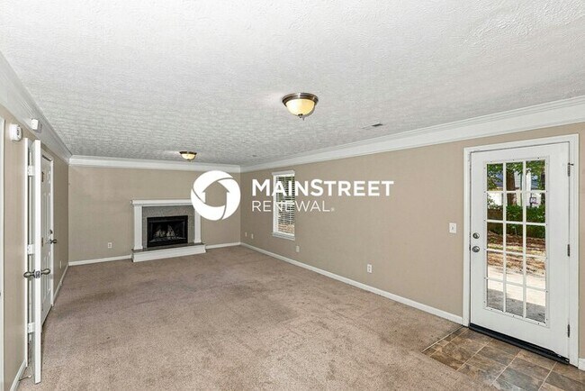 Building Photo - 3 Bedroom Pet-Friendly Home in Hampton, GA with Main Street Renewal