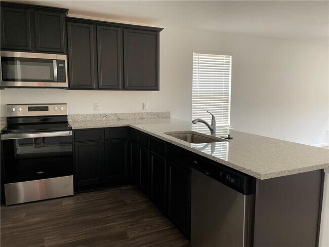 Building Photo - 100 Fairfax Ln