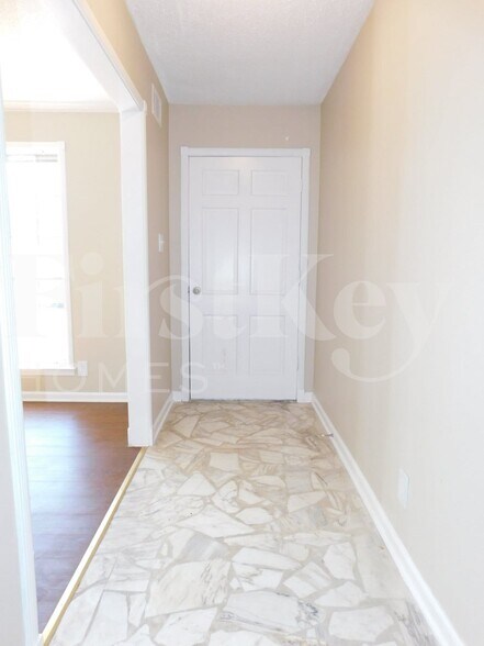 Building Photo - 4832 Rolling Meadows Dr