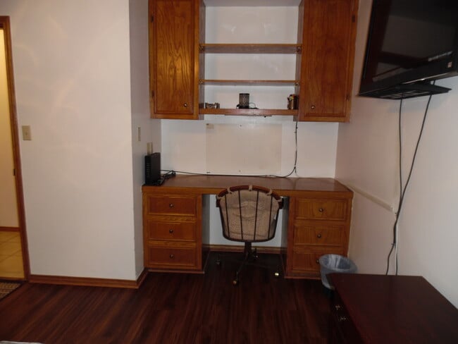 Building Photo - 2602 Ashley Dr