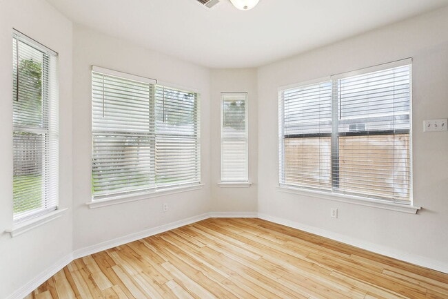 Building Photo - Single Family Home