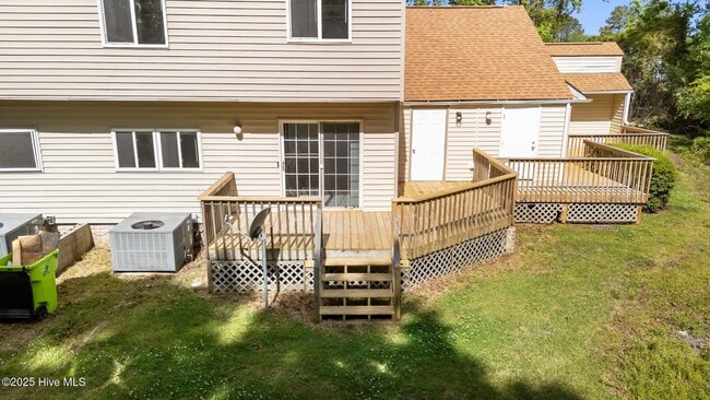 Building Photo - 125 Pirates Rd