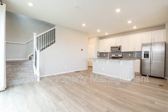 Building Photo - 389 Rodden Dr