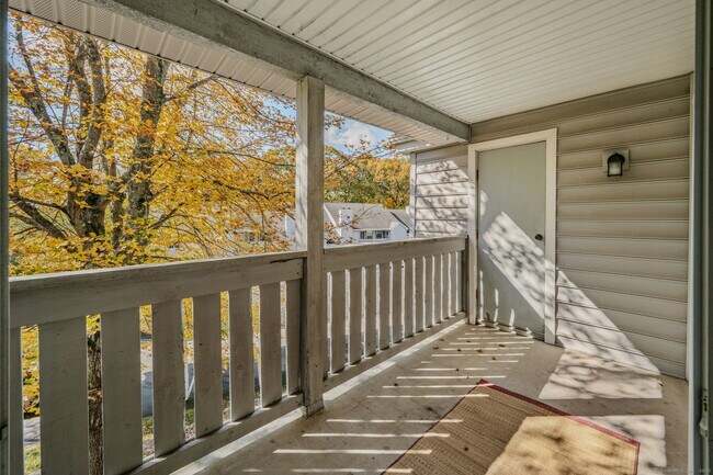 Building Photo - 33 Crown Knoll Ct