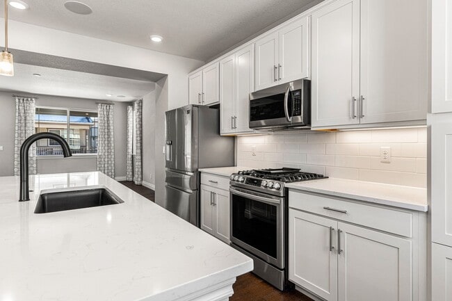 Building Photo - Beautiful Home in Commerce City!