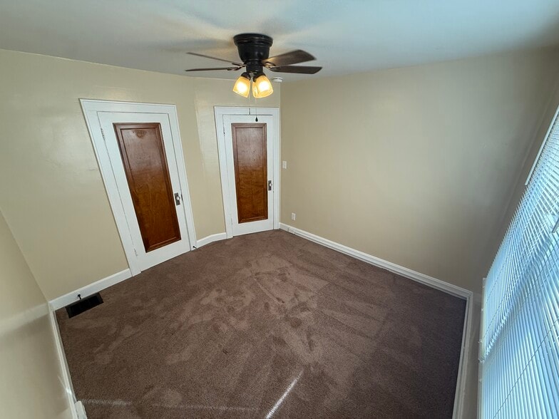 Building Photo - 2877 Sullivant Ave