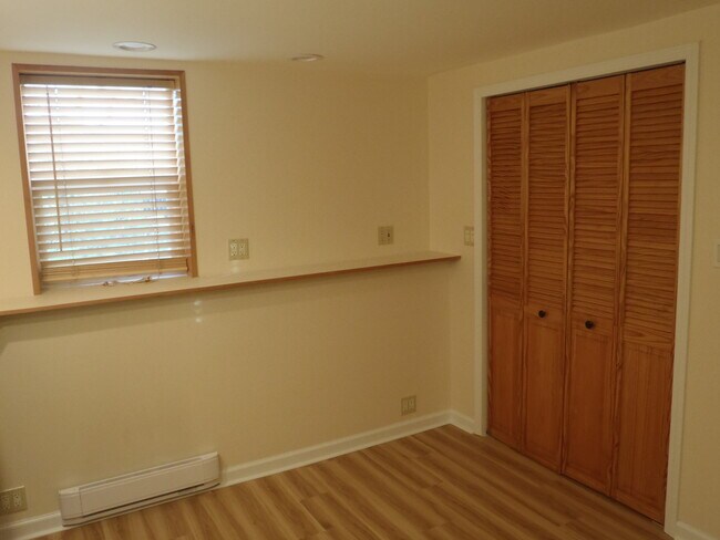 bedroom-1-closet - 469 Grandey Way NE