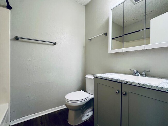 Building Photo - 1504 Sagebrush Dr