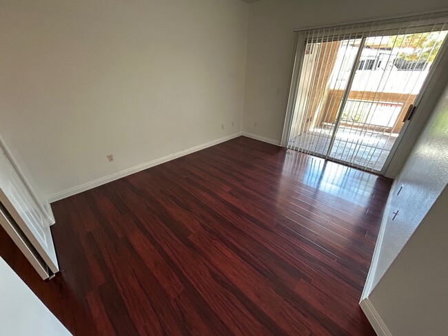 Building Photo - Charming condo in desirable West Las Vegas location