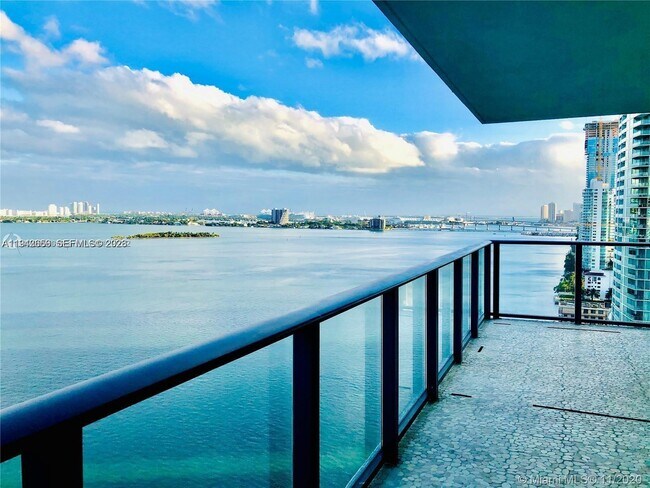 Building Photo - 3131 NE 7th Ave