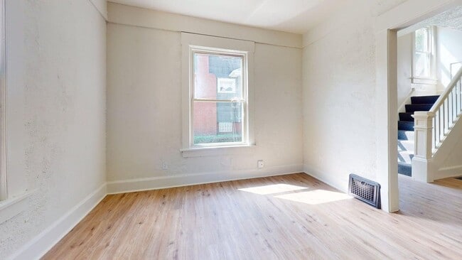 Building Photo - 1223 Troy Pl NW