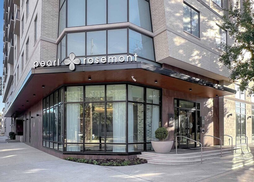 Building Photo - 2727 Albany St