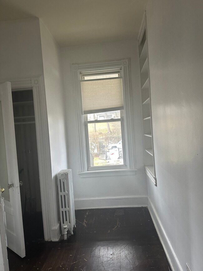 Building Photo - 14 Fairview Pl
