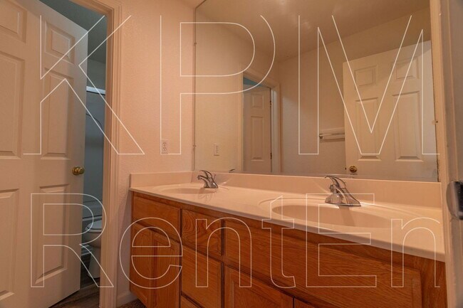Building Photo - 3807 Spring Meadow Ln