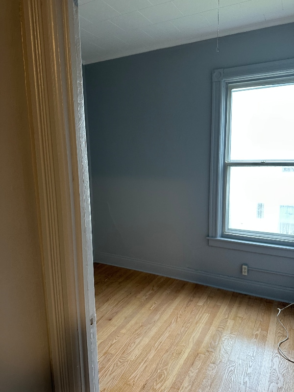 Building Photo - 2421 6th Ave