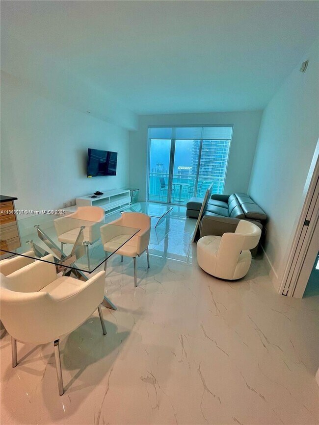 Building Photo - 950 Brickell Bay Dr