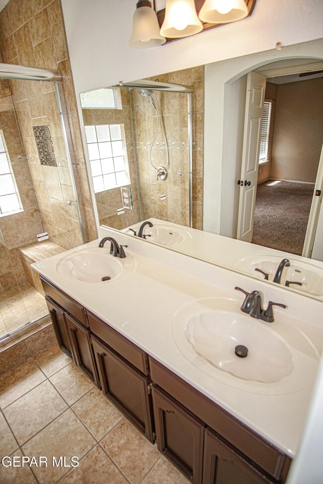 Building Photo - 1316 Desierto Azul Dr