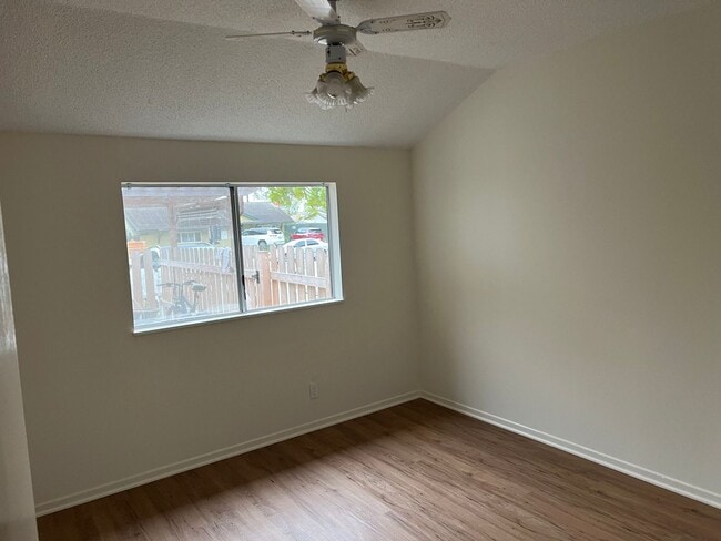 Building Photo - Goleta 3 Bedroom Home