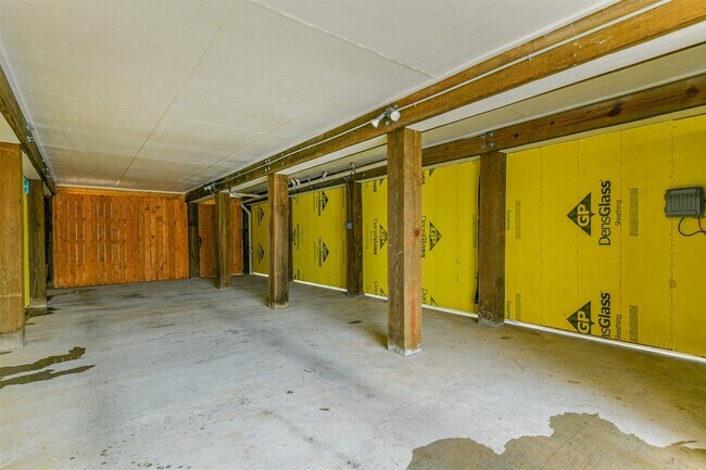 Building Photo - 4505 Bernardo De Galvez Ave