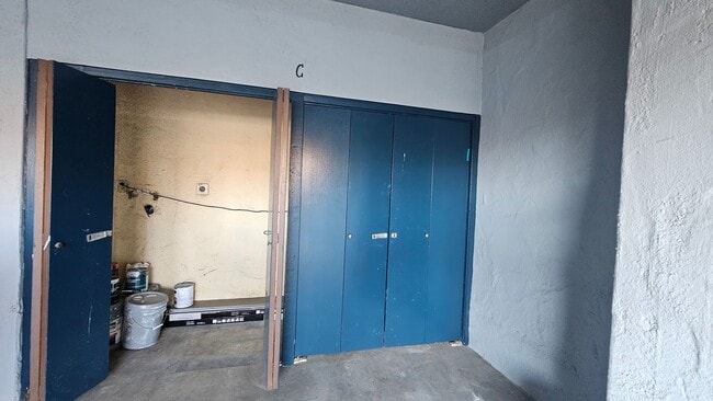 Building Photo - Beautiful 2BD 1.5BA Recently Remodeled Condo in Forest Park Plaza