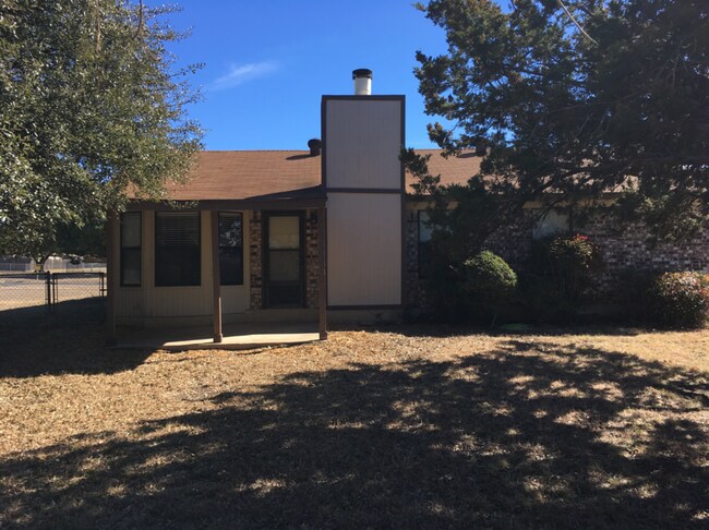 Building Photo - 2127 Hidden Hill Dr