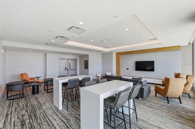 Building Photo - 400 Central Ave