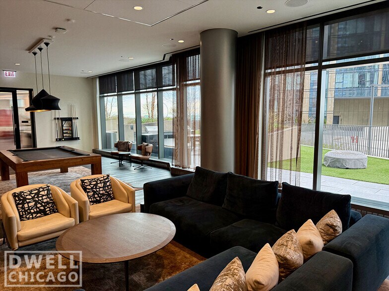 Building Photo - 460 E Waterside Dr
