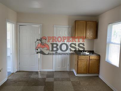 Building Photo - 4911 Homerlee Ave