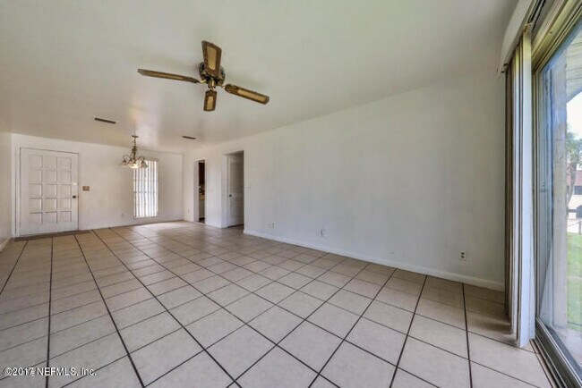 Building Photo - 1713 El Camino Rd