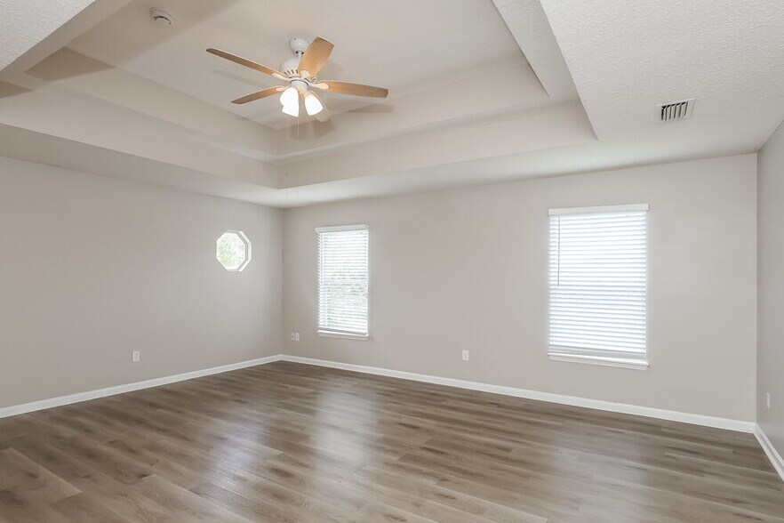 Building Photo - 276 Porta Rosa Circle
