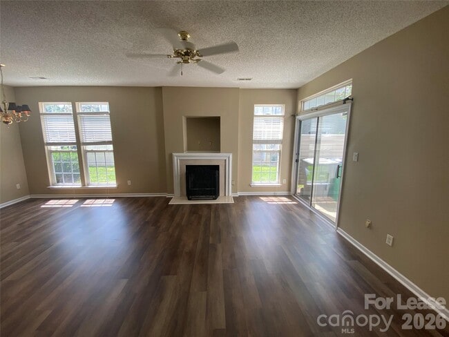 Building Photo - 5422 Waverly Lynn Ln