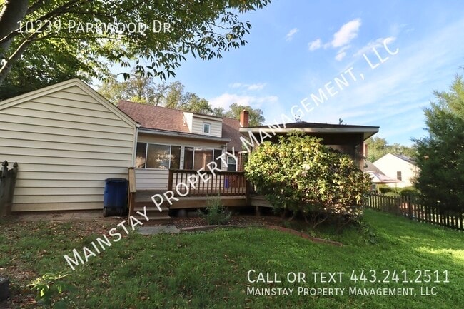 Building Photo - 10239 Parkwood Dr