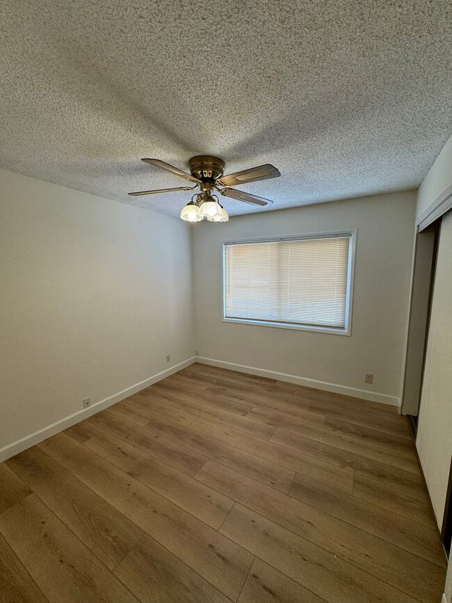 Building Photo - Garden Grove 3 bed 2 bath ready for you