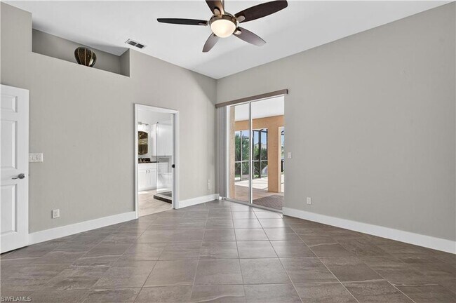 Building Photo - 2138 E Crown Pointe Blvd