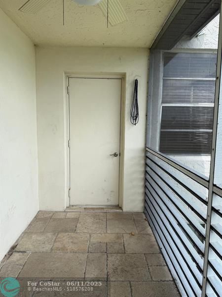 Building Photo - 9420 Poinciana Pl