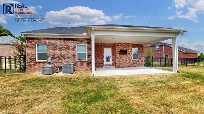 Building Photo - Gorgeous, Luxury home in Marymont Springs! Neighborhood pool & playground!