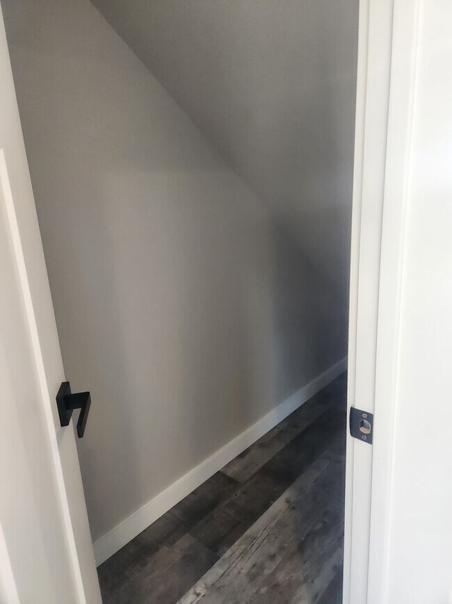 Building Photo - n625