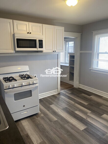 Building Photo - 2703 N 39th St